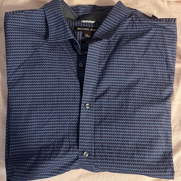 *HOST PICK* 2 for 1 BUNDLE - Michael Kors Button Down x 2 - Picture 3 of 7